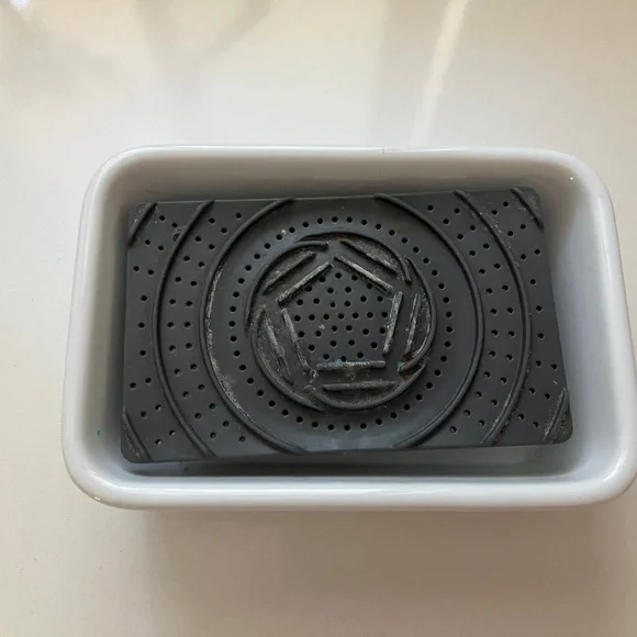 Full Circle Bubble Up Ceramic Soap Dish - Picture 5 of 7